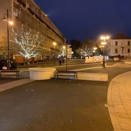 Varos Szive